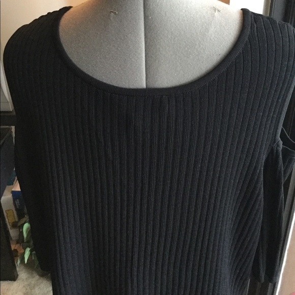 LB 3 Quarter Sleeve Off The Shoulder Sweater Shirt - Picture 5 of 8